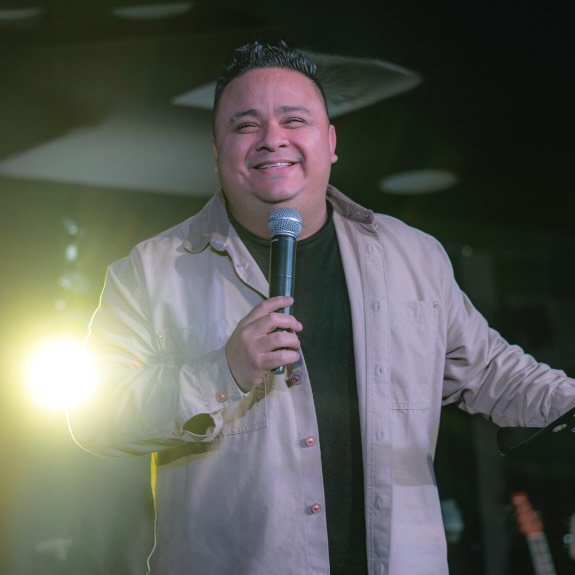 Jhon Alexander en escenario
